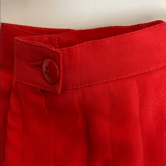 Red Escada pleated wool skirt - Picture 9 of 9